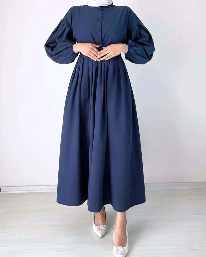 Dress with puff sleeves